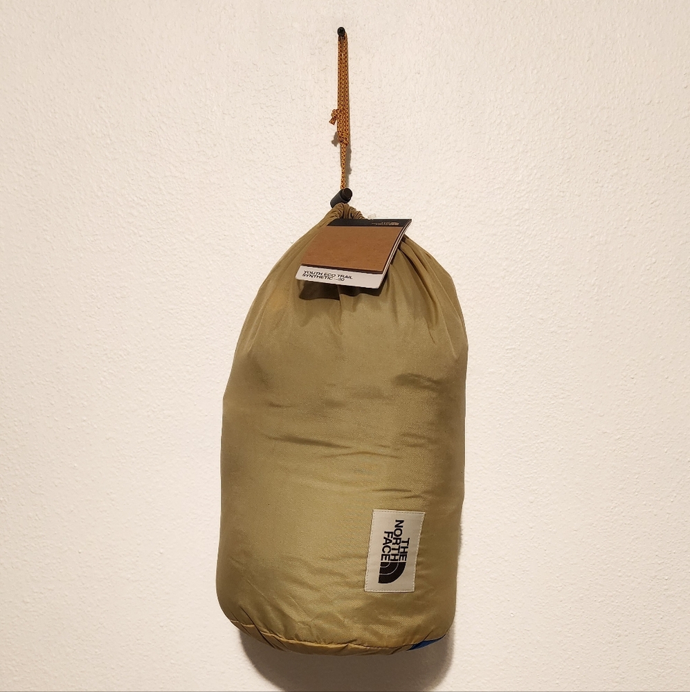 NWT The North Face Eco Trail Synthetic 20°F Sleeping Bag - Youth